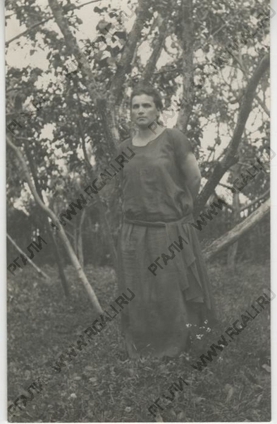 Вера Игнатьевна Мухина в деревне Борисово, Клинский район, Московская обл. 1924 г.