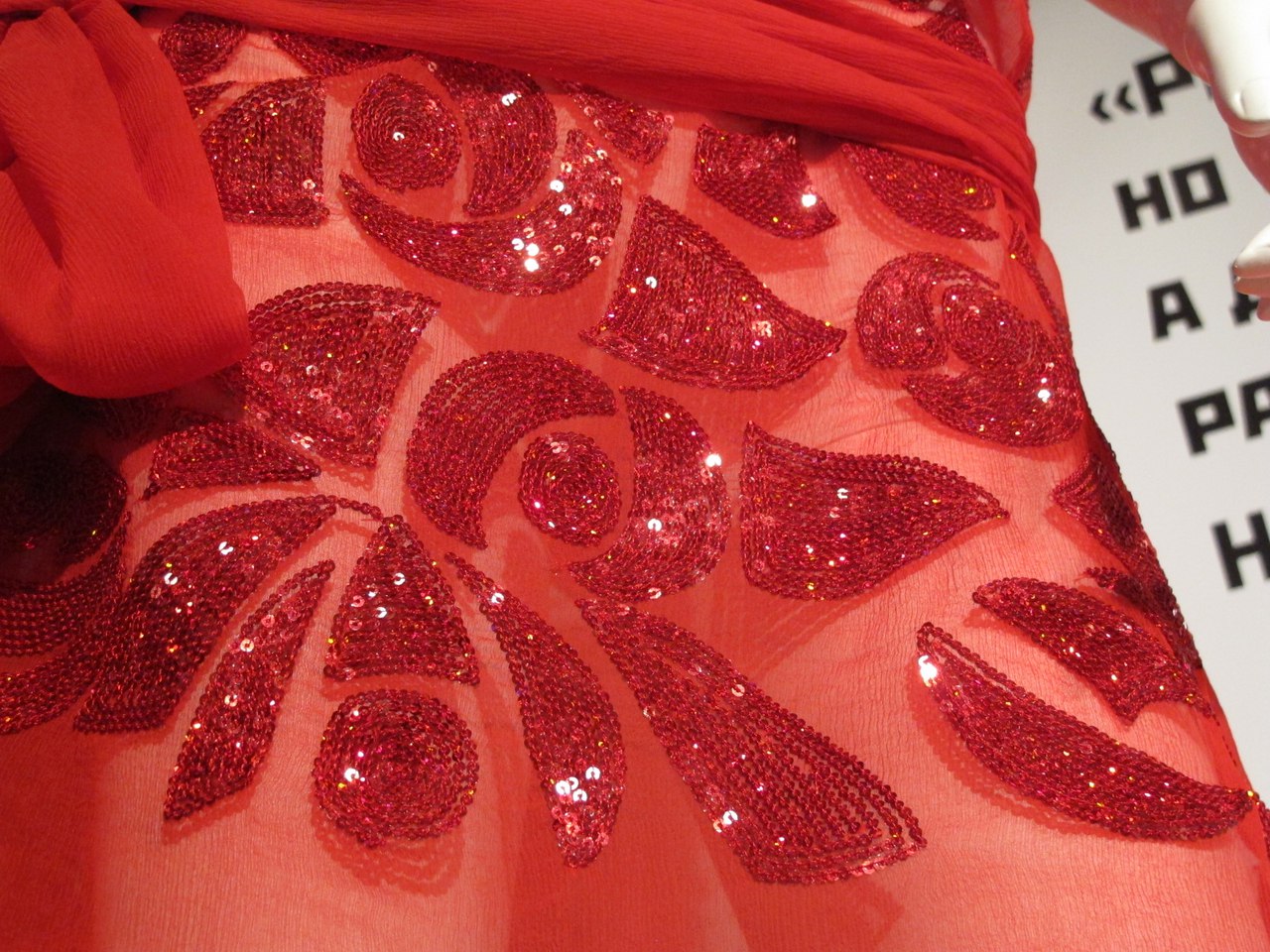 Красное платье Алисы Коонен