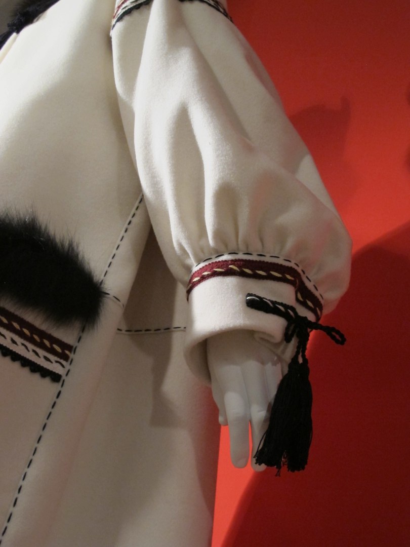 Пальто воссозданное для выставки Гений в юбке Полиной Кусковой