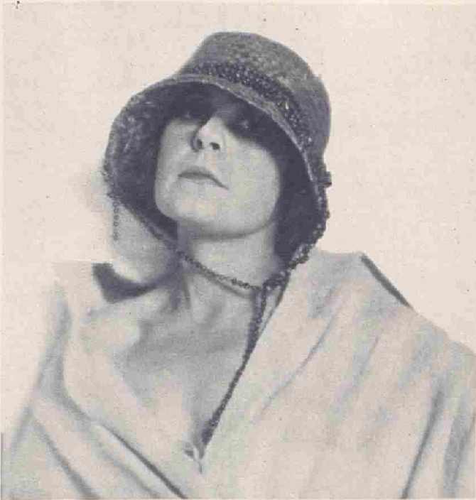 Лиля Брик в платье от Ламановой. Фото опубликовано в газете «The Sketch» 24 октября 1923 года