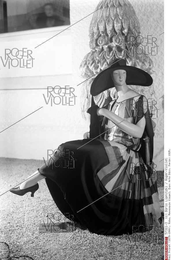 Модель Поля Пуаре на Выставке декоративного искусства 1925 года