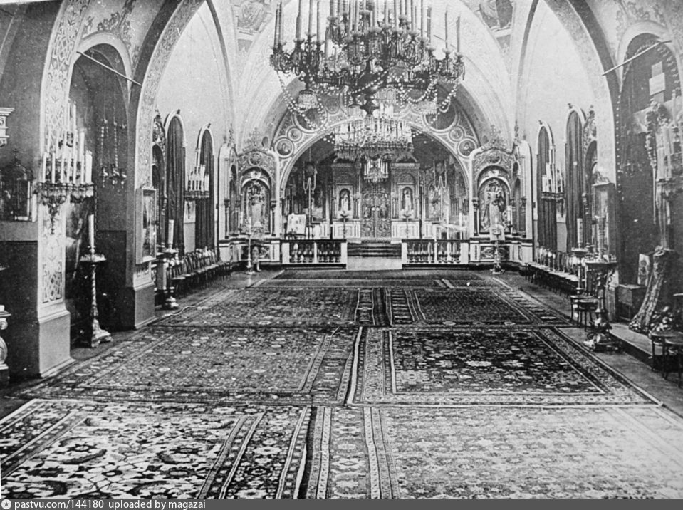 Внутреннее убранство Церкви во имя Преображения Господня при Первой Санкт-Петербургской классической гимназии