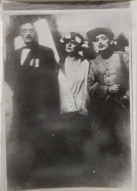 Группа участников спектакля «Мистерия-Буфф». Москва, Цирк. 1921